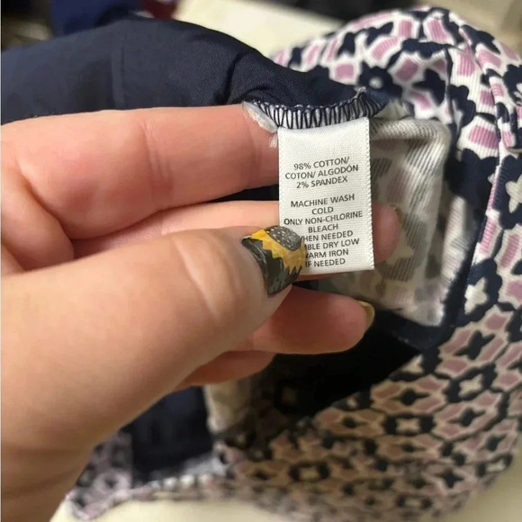 Ann Taylor LOFT Cotton Floral Tile Riviera Shorts with 4" Inseam Size 0 - Picture 6 of 7